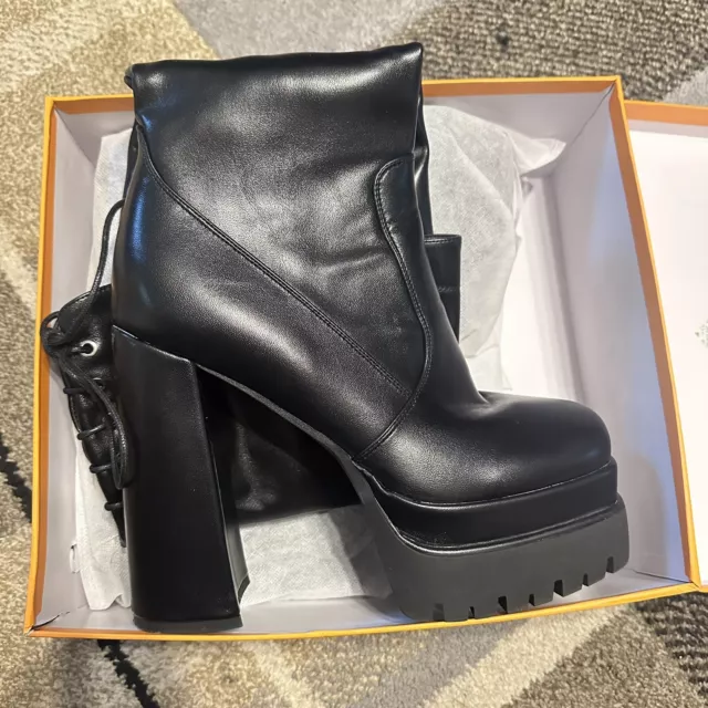 Costume Women's Leather High Heel Over The Knee Boots Black Size 11 WOMENS