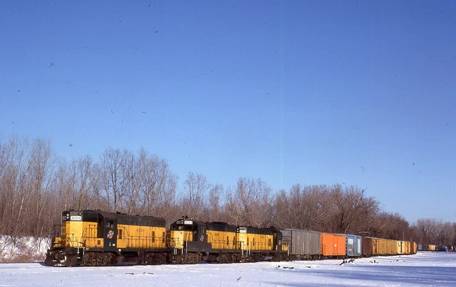 C&NW GP7 - Number - 4204 + 2 w/Train - ORIG - KR - rals694