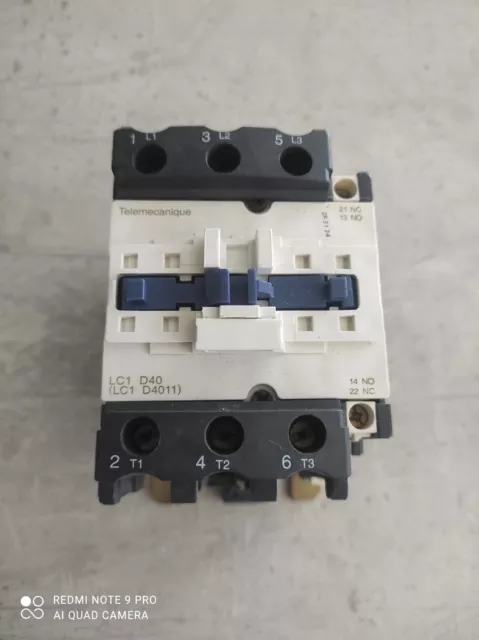 Contacteur LC1 D40 LC1D4011TELEMECANIQUE SCHNEIDER  Bobine 220V 60A 2R3134