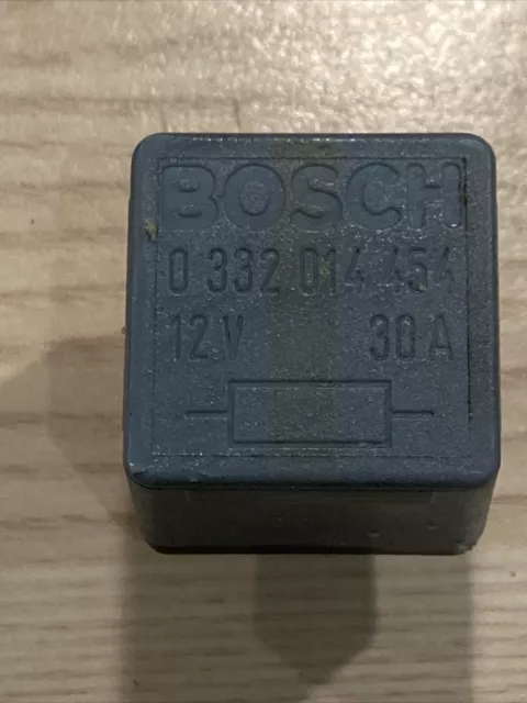 Relais Bosch 0332019454 12V 30A BMW R100 R80 R65 R45 1373588 relay 4 Pin