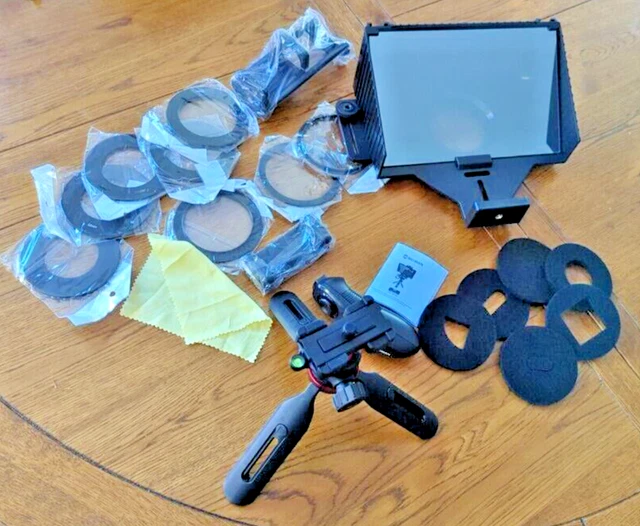 Moman MT2 Teleprompter Kit for DSLR Cameras and Smartphones