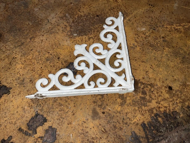 Lot of 2 Cast Iron White Decorative Shelf Brackets. 2 different sizes 3