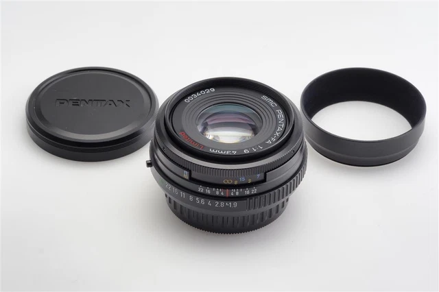 Pentax AF SMC Pentax-FA  1.9/43mm Limited w. Hood MH-RA 49mm (1679764257)