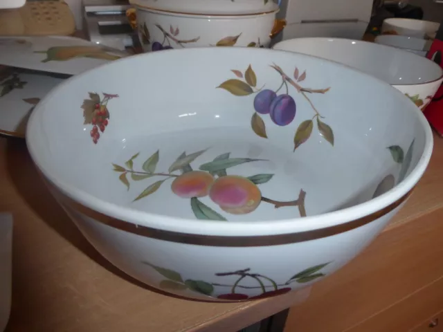 Royal Worcester Evesham large serving bowl dish