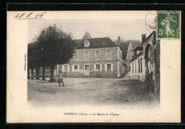 CPA Catenoy, La Mairie et l´Eglise 1916