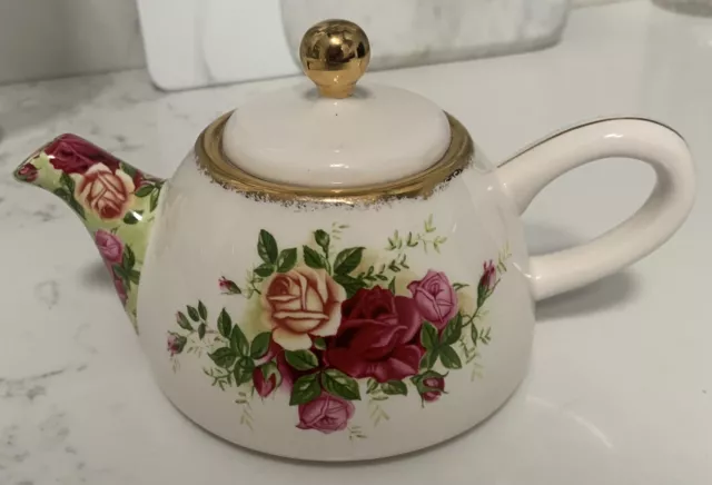 Vintage Royal Albert Country Roses Tea Pot For One-Bone China-England With Lid