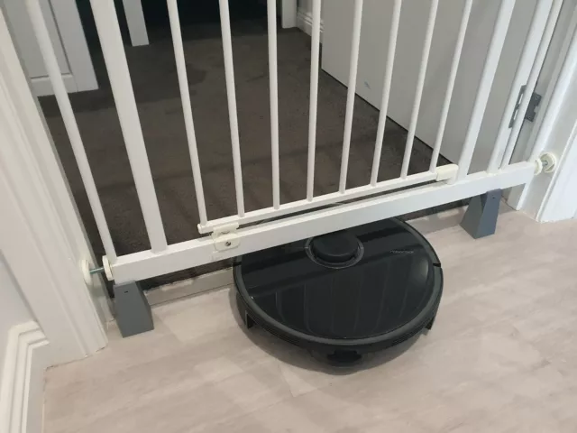 2 x 3D Printed “Gate Buddy” Baby Gate Support Stand for Robot Vacuum Cleaners