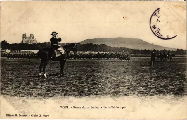 CPA Militaire Toul - Revue du 14 Juillet - La défilé du 146e (90448)