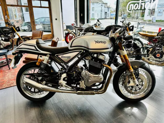 Norton Commando 961 CR