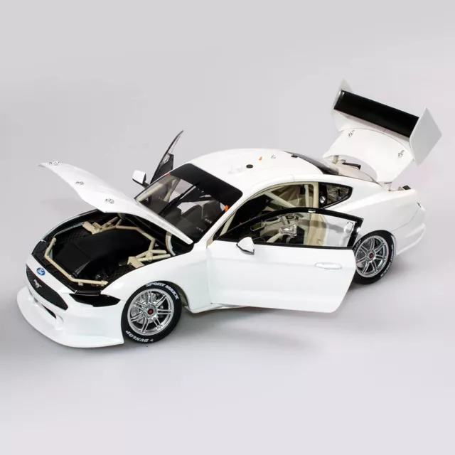 1:18 Ford Mustang GT Supercar - Gloss White Plain Body Edition