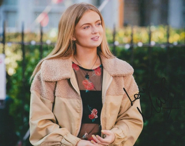 Maisie Smith  **HAND SIGNED**   8x10 photo  ~  AUTOGRAPHED