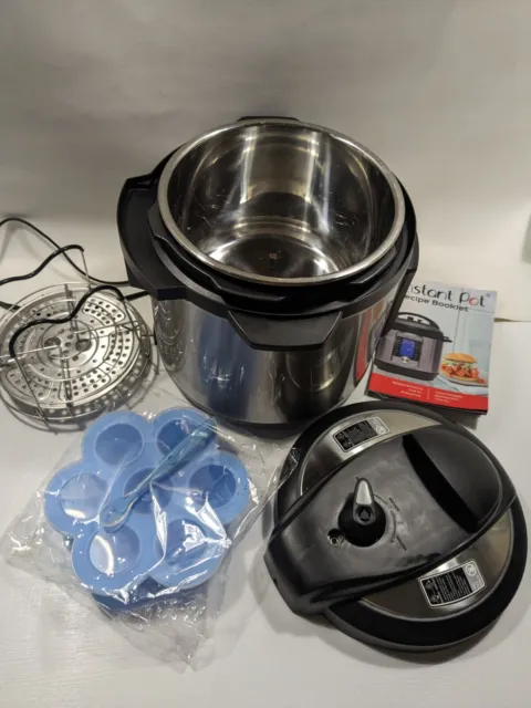 Instant Pot IP Lux60 V3 6 Qt. 1000W. Pressure Cooker - Silver/Black Instapot