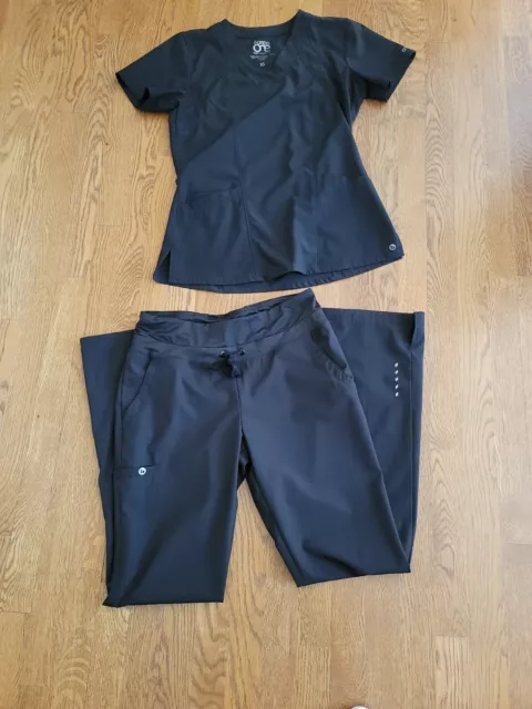 Barco One Wellness Women's STRETCH Scrub 2 PC Set Black EUC, Size XS