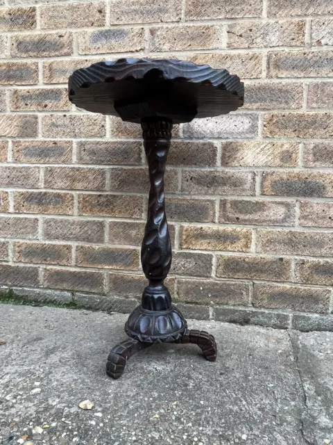 1 Beautiful Vintage Carved Turned Wine Side Table Occasional Round Table