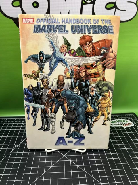 Manual Oficial del Universo Marvel A-Z Vol 1 Tapa Dura 2008 Primera Impresión