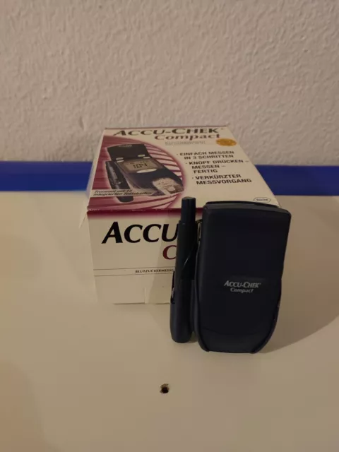 Accu-Check Compact Blutzucker Messgerät inkl. Tasche und Bedienungsanleitung