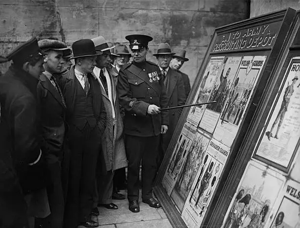 A British Army Recruiting Sergeant At Whitehall 1930 OLD PHOTO