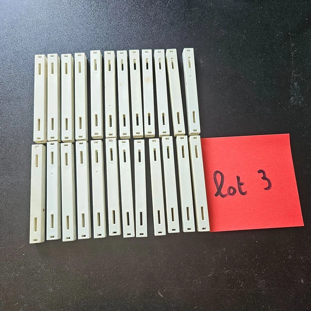 GROS LOT DE pièces détachées de bâtiments playmobil ( DANS L ETAT ) réf 57 EUR 4,00 - FR
