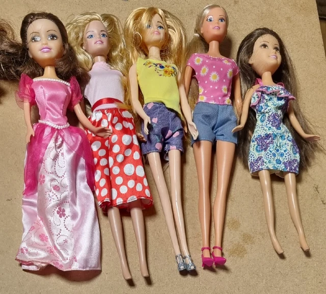Fashion Doll Bundle, Job Lot 5 Dolls Smoke & Pet Free Home
