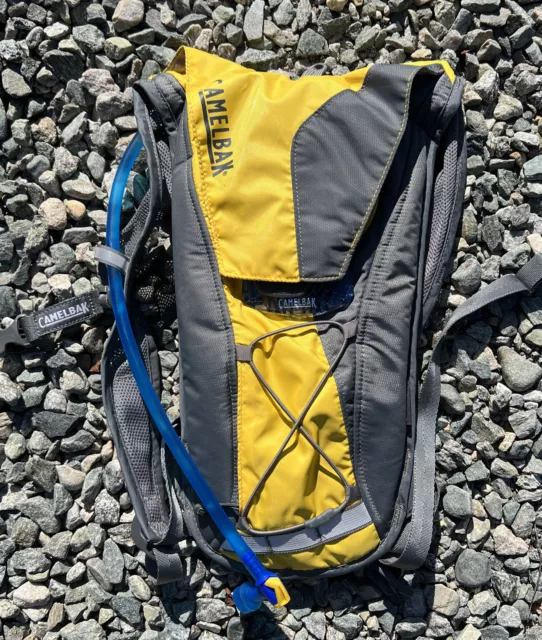 Mochila Camelbak Clásica Amarillo Gris Bolsa de Hidratación Trabajando Limpiada ✅