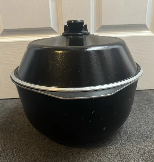 BESSEMER EXTRA LARGE Saucepan / Stock Pot Black With Lid 95.00