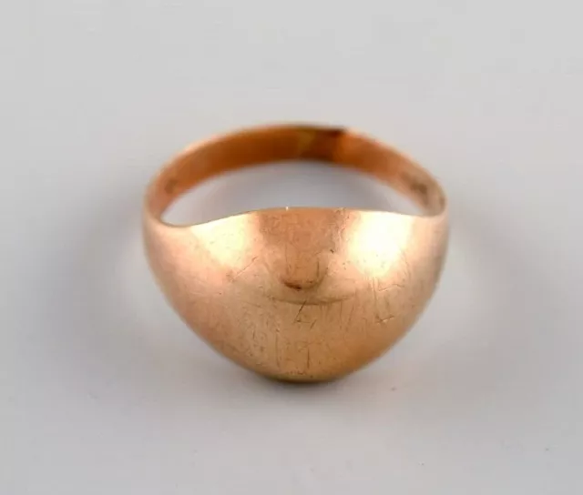 Scandinavian jeweler. Modernist vintage ring in 14 carat gold. Mid-20th century.