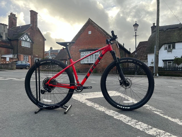 Trek marlin sales 6 radioactive red