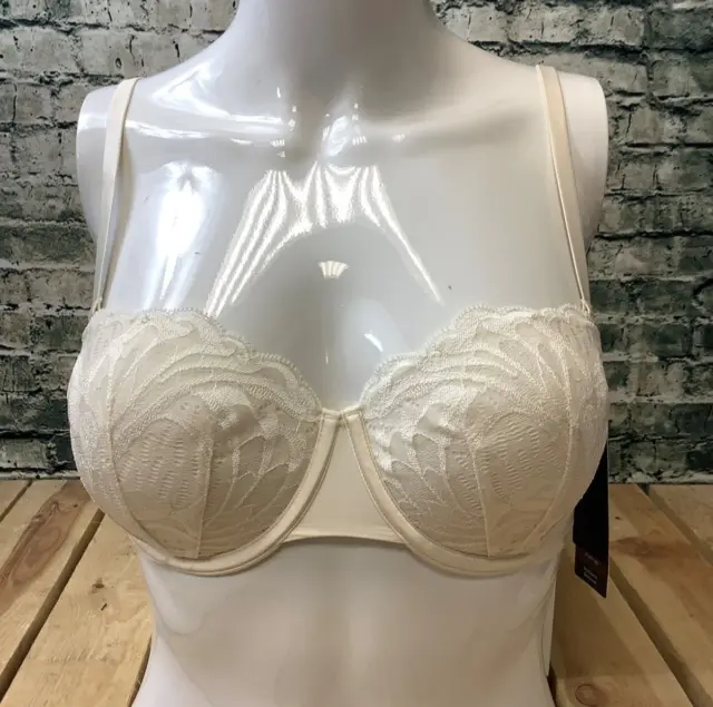 CALVIN KLEIN IVORY Lace Push Up Bra with Detachable Straps. Size