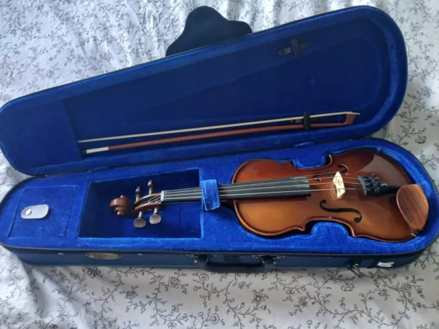 Stentor Student 1 Violin with Case for Beginners, 1/4 Size