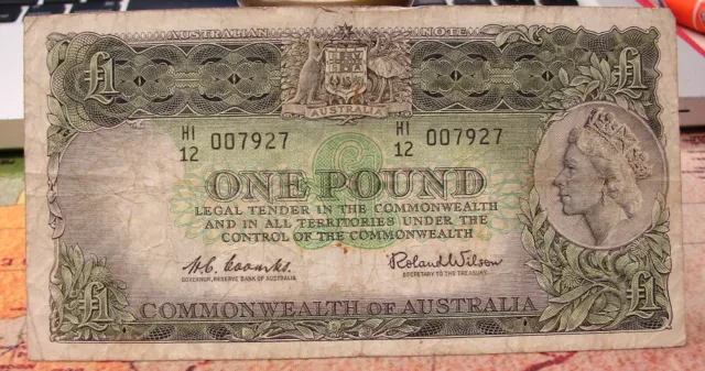 Common Wealth of Australia---One Pound Bank Note---Nice Note