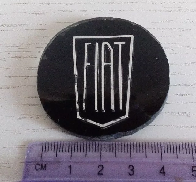 STEMMA FREGIO LOGO BADGE EMBLEMA FIAT 1300 1500 DIAM.48 mm D'EPOCA ANNI 1961-67