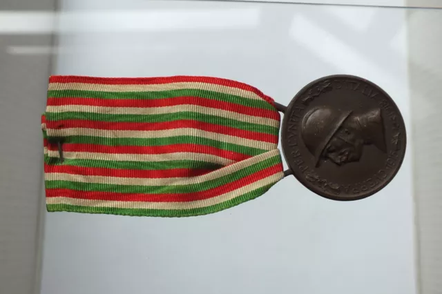 Medaglia guerra per l'unita d'italia 1918 tutto originale coeva