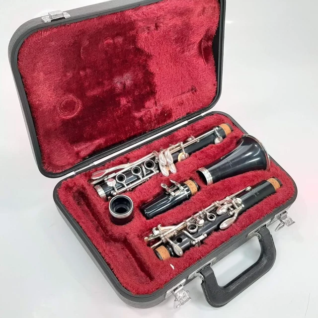 YAMAHA YCL-27 Bb Clarinet with Case Musical instrument