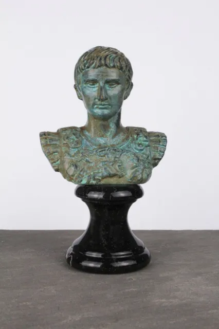 Römische Büstenstatue von Augustus Caesar – Skulptur des römischen Kaisers
