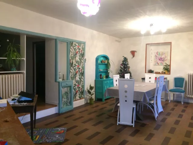 Maison atypique de bourgT6 en pierre 3