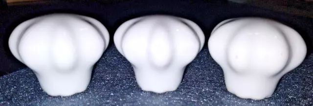 3 X Belwith Porcelain Cabinet Pulls Vintage White 1" X 1.25" Flower Shape Drawer 3 X Belwith Porcelain Cabinet Pulls Vintage White 1" X 1.25" Flower Shape Drawer