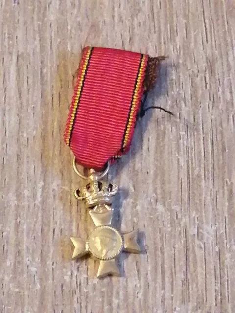 Rare Médaille reduction militaire BELGE des vétérans guerre 14/18 BELGIQUE