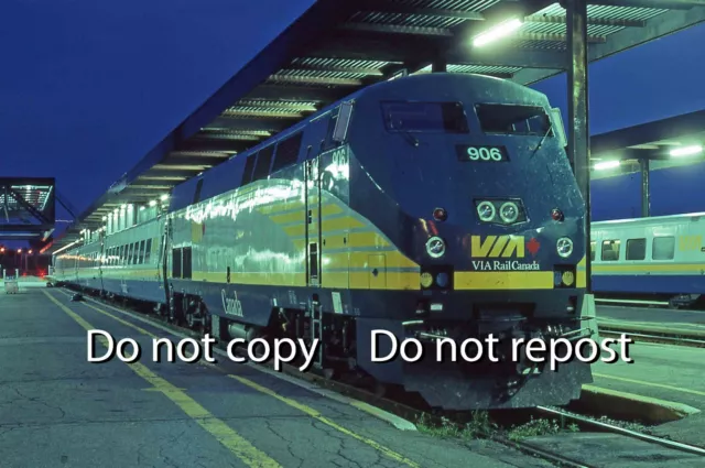 Original slide KODACHROME VIA 906 P42DC w train 41Ottawa ON