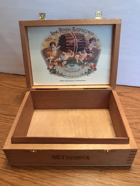 Vintage 2002 La Rosa Especial Mi Favorita Hinged Wooden Cigar Box - Rosado
