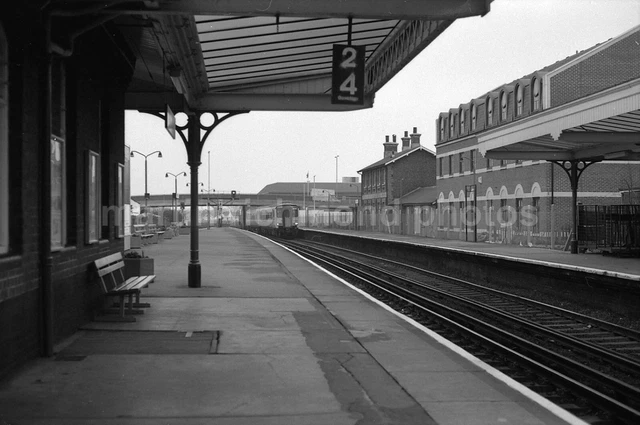 WORTHING STATION DMU 156455 4 2 89 John Vaughan Negative RN122 £2 99 WORTHING STATION DMU 156455 4 2 89 John Vaughan Negative RN122 £2 99