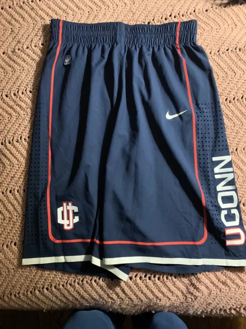 Nike UCONN Huskies game worn team issue sz 38 +2 length shorts Nike UCONN Huskies game worn team issue sz 38 +2 length shorts