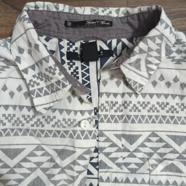 21 Men Aztec Print Button-Up Dress Shirt Long Sleeve Size S Roper