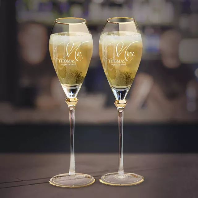 Personalized Wedding Engraved Champagne Flutes- Mr and Mrs Design - For Weddings