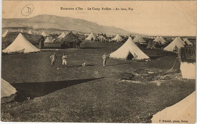 CPA AK Excursion a FEZ - Le Champ Ruffier-Au loin FEZ MAROC (669358)