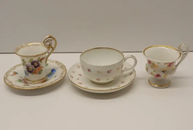 -3 Jolies Anciennes Petites Tasses Porcelaine Fine & 2 Soucoupes Collection  D