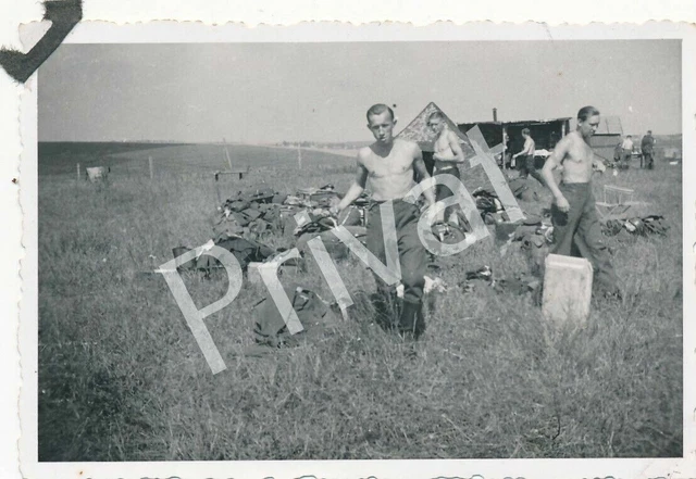 Guerre 1914-18 - CAMPEMENT DE MILITAIRES - Carte photo