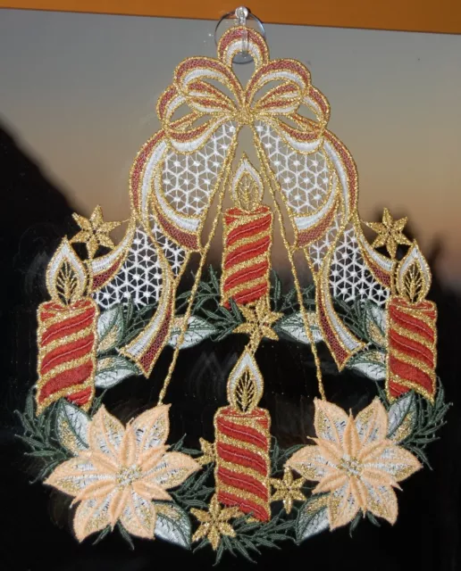 Fensterbild Weihnachten Fensterdeko Adventskranz Plauener Spitze Weihnachtsdeko