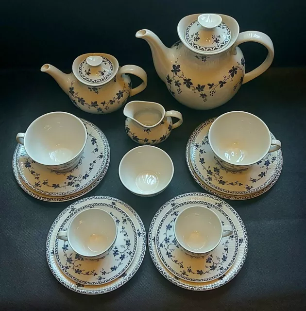 Royal Doulton Yorktown Tea & Coffee Sets Pots Cups Saucers Side Plates Etc