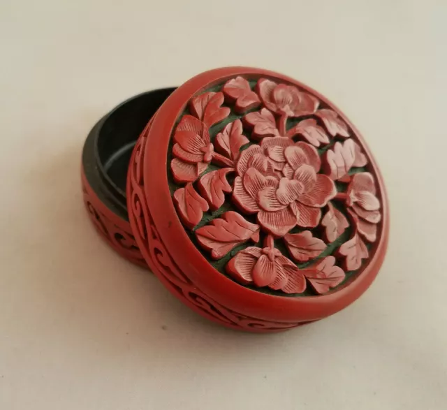 Vintage Red Carved Cinnabar Oriental Small Box Flowers Rose