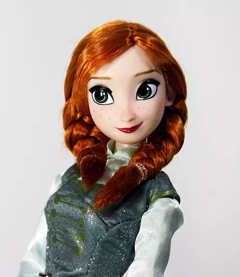 Disney Store Original Anna Ice Skating Frozen Luxury Doll, Gift wrapped